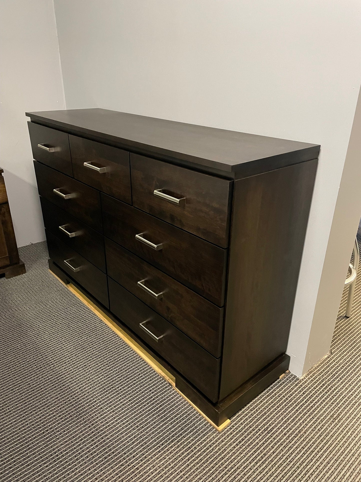 D180B Smooth Birch Designer 9 Drawer Dresser in Guinness Finish S-607