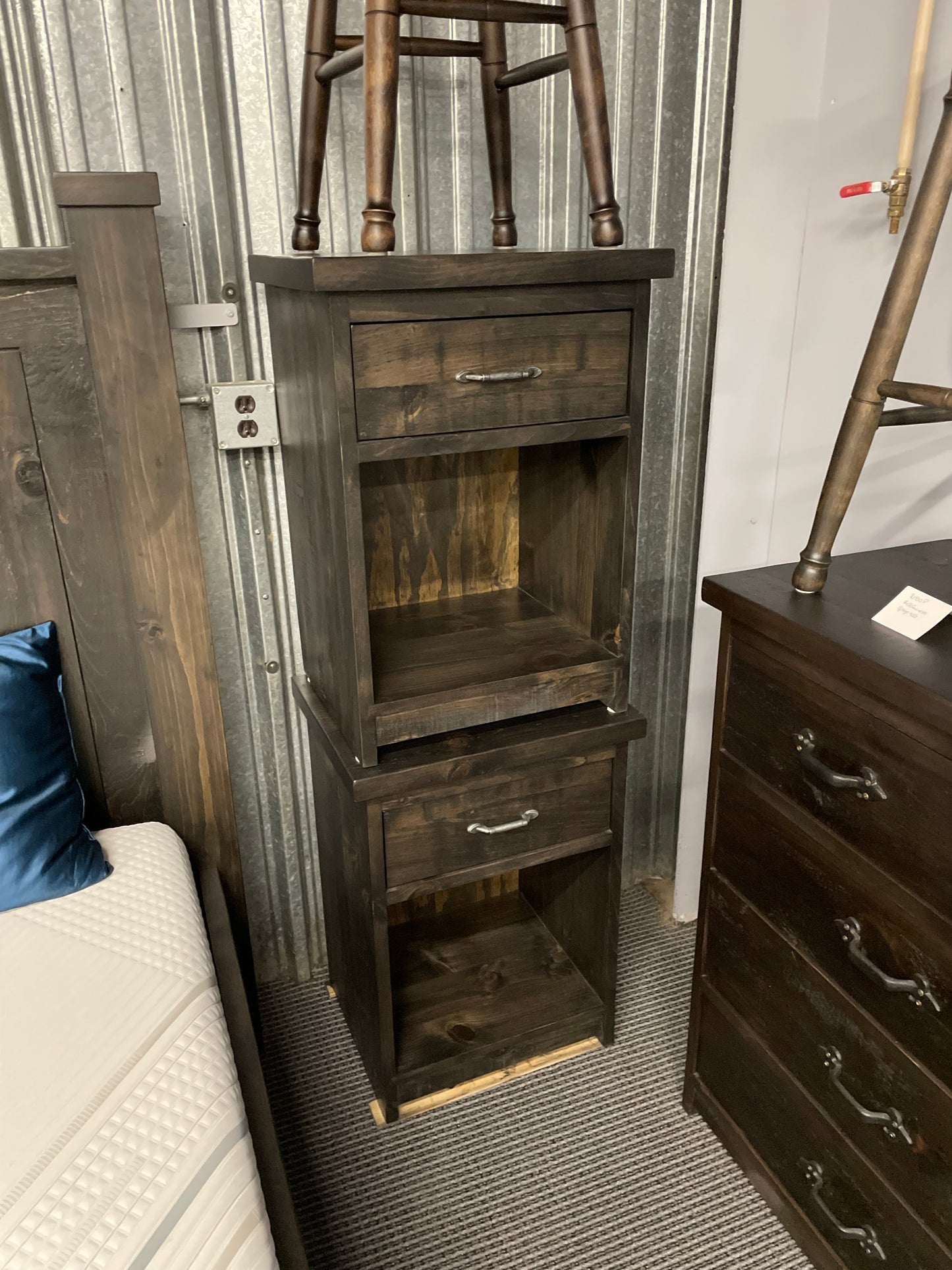 R160P Rustic Pine 1 Drawer & Open Nightstand 2 Available in Ebony Finish S-498