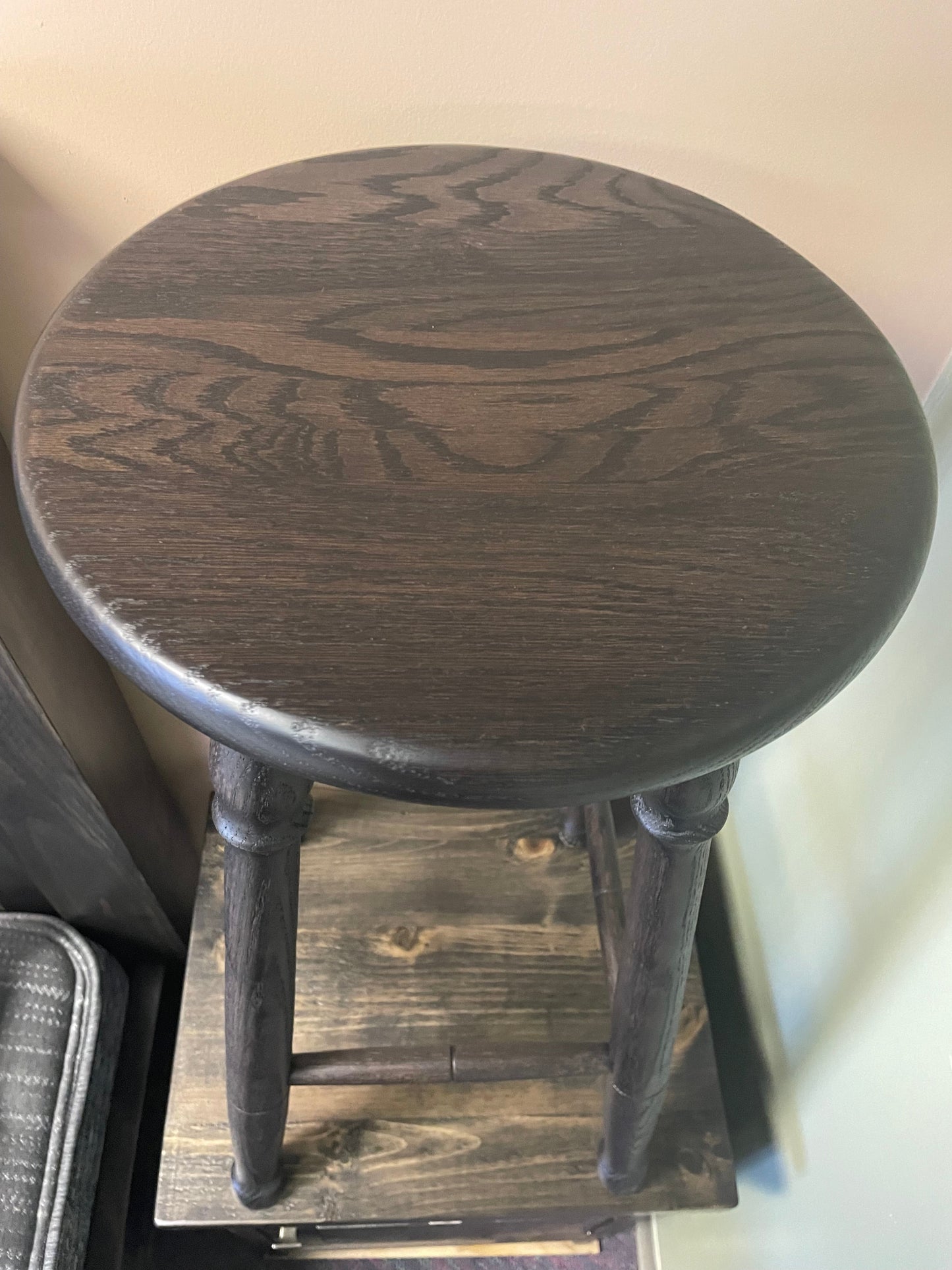 661 Smooth Oak Colonial 30" Stools 4 Available in Midnight Finish C-474