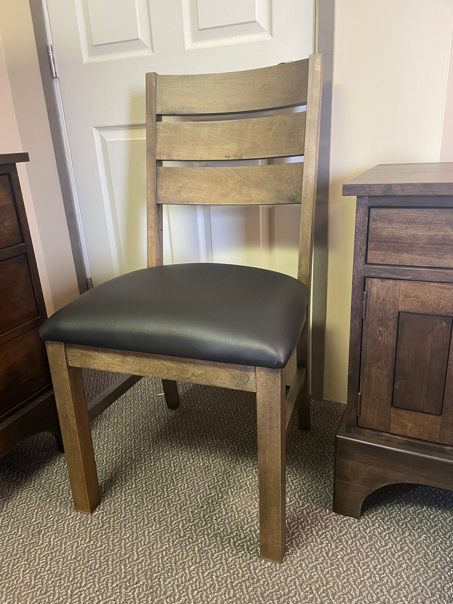 622B Modern Designer Chair w/ Upholstered Seat in Lowry Finish S-521