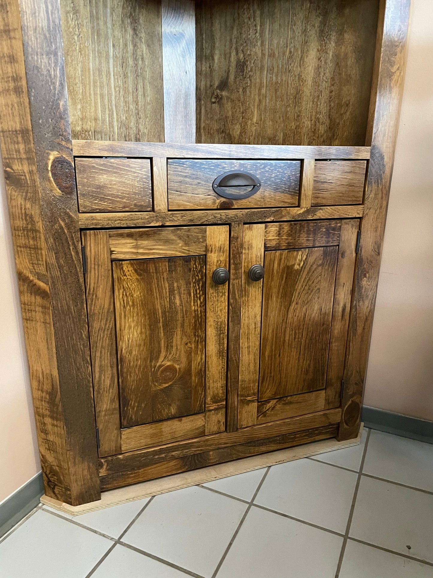 Rustic R358P Large Corner Unit in Black Walnut Finish S-544