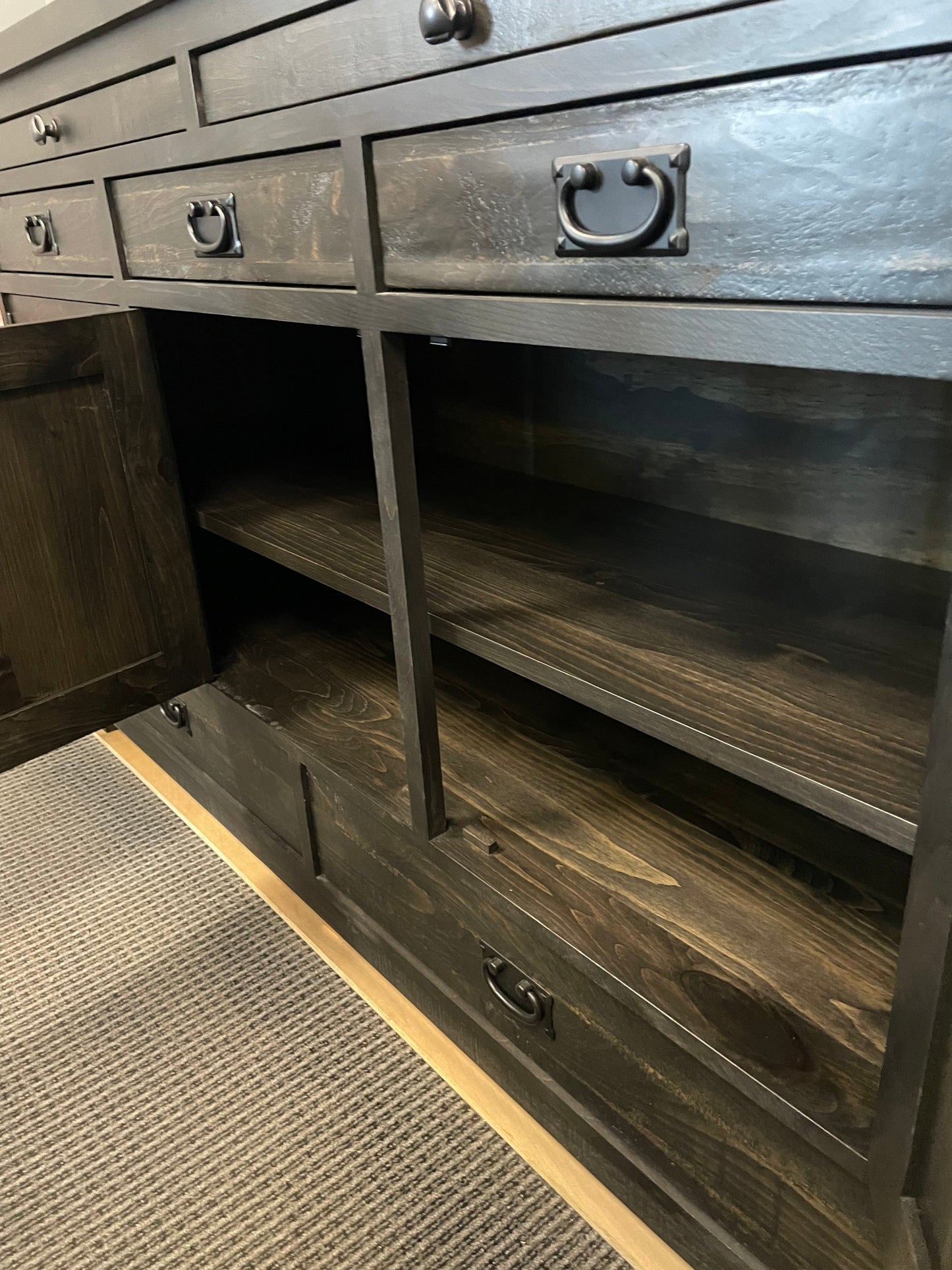 Rustic Pine R347P Server/Sideboard in Ebony Finish S-548
