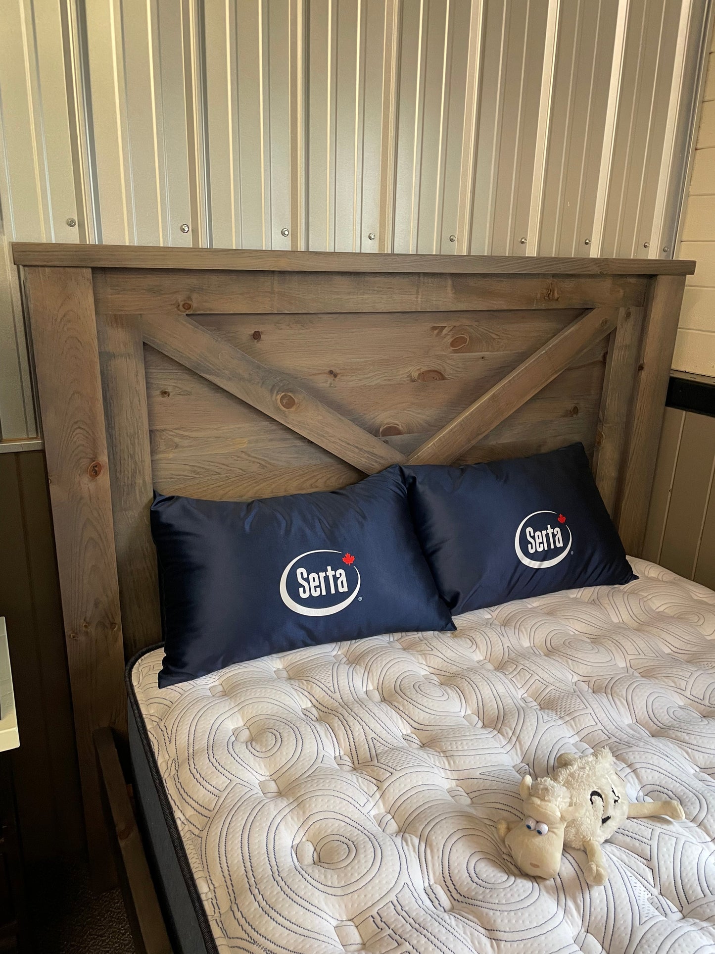 R249P Rustic Pine Barn Door Queen Bed in Ash Finish S-576