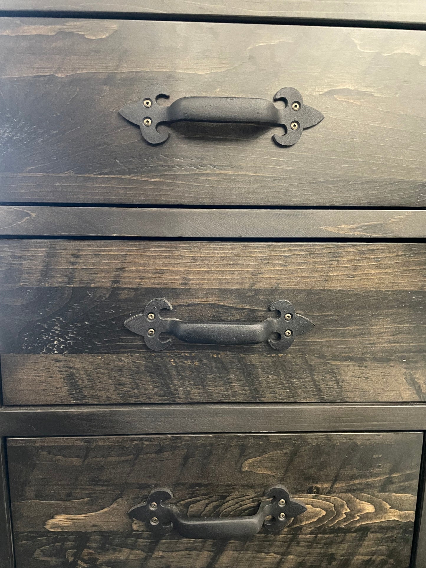 R163P Rustic Pine 3 Drawer Nightstand in Ebony Finish S-577