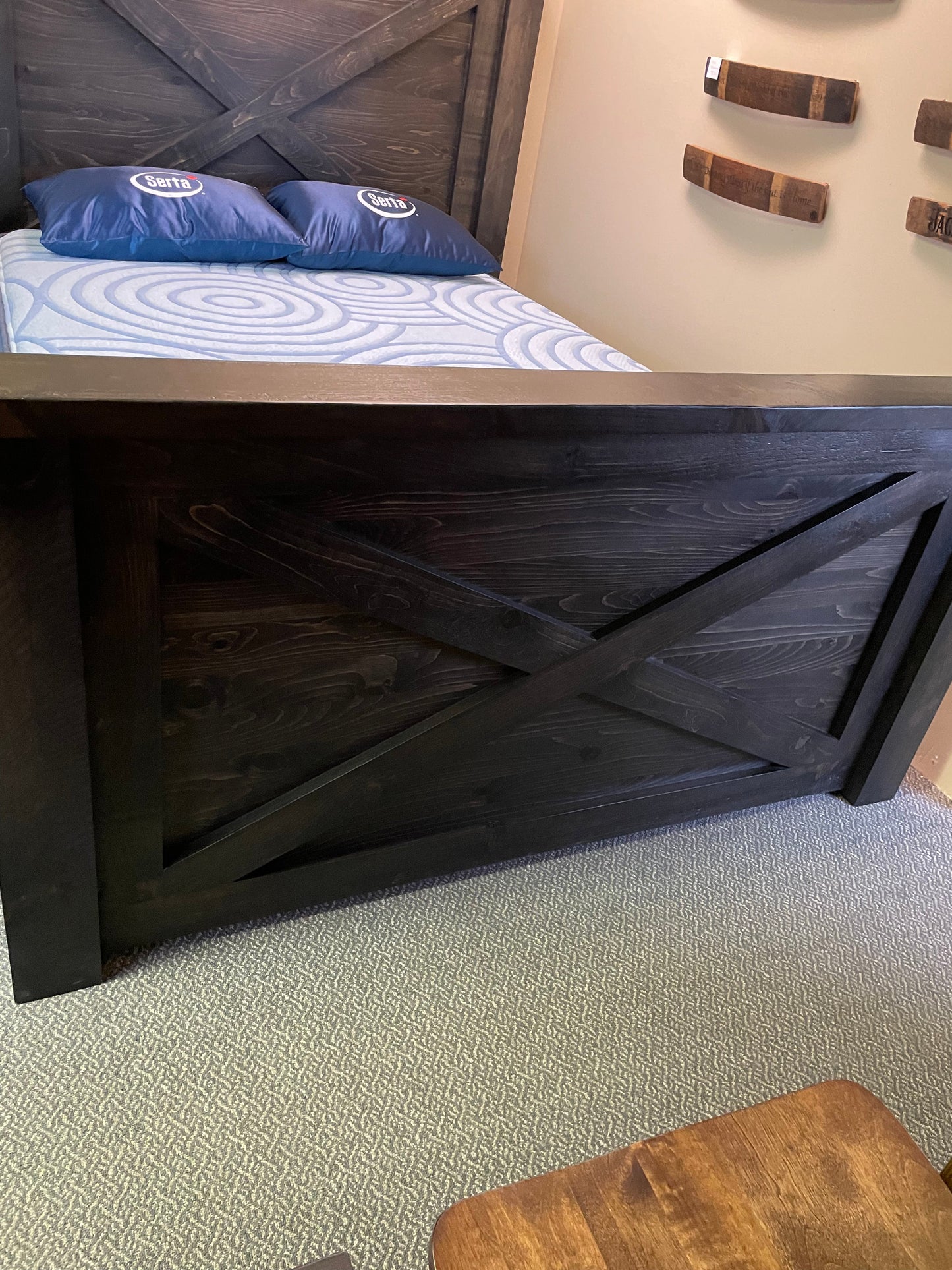 R249P Rustic Pine Barn Door Queen Bed in Ebony Finish S-584