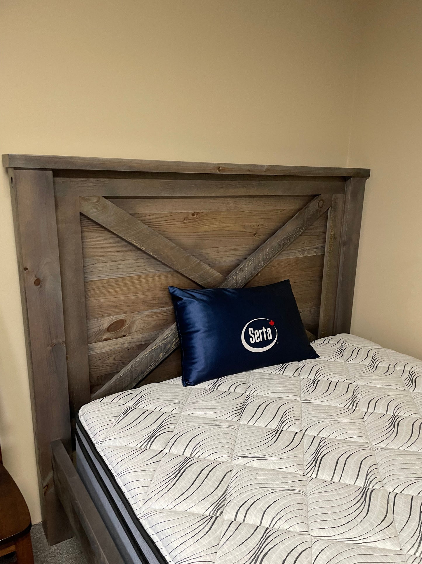 R249P Rustic Pine Barn Door Queen Bed in Ash Finish S-564