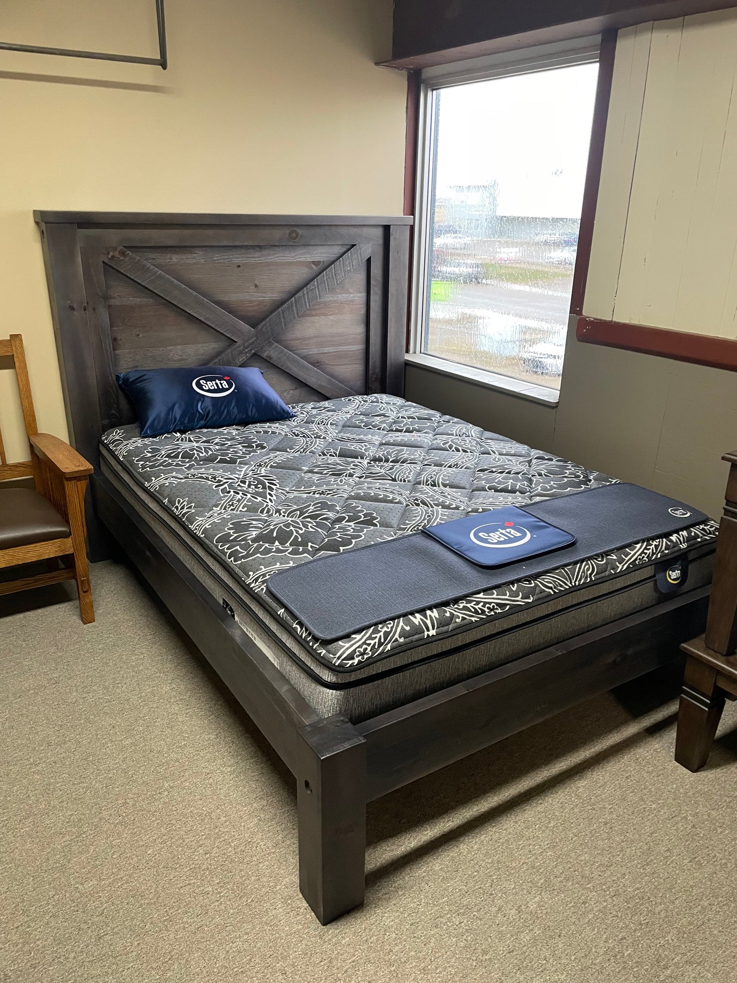 R249P Rustic Pine Barn Door Queen Bed in Smoke Finish S-565