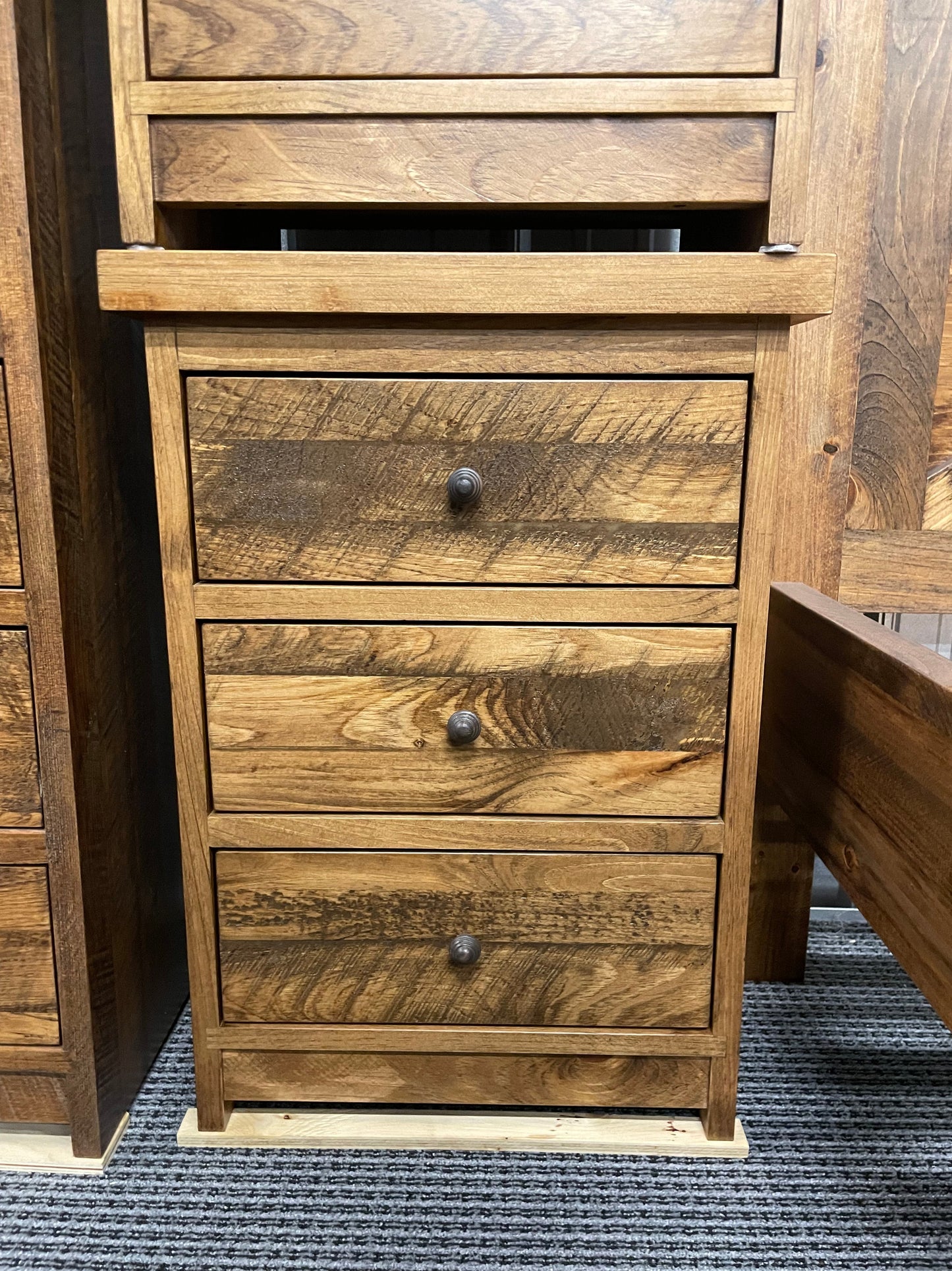 Rustic 3 Piece Kabin King Bedroom Set in Black Walnut Finish S-735