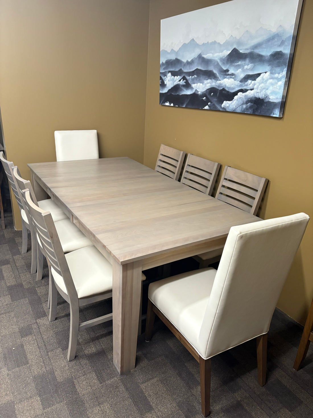 Solid Wood vs Veneer: What’s the Difference and Which One Should You Choose