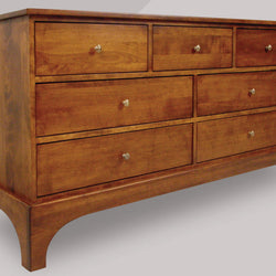 F182 7 Drawer Dresser
