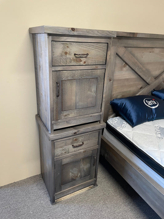 R161P Rustic Pine 1 Drawer & 1 Door Nightstand in Ash Finish S-623