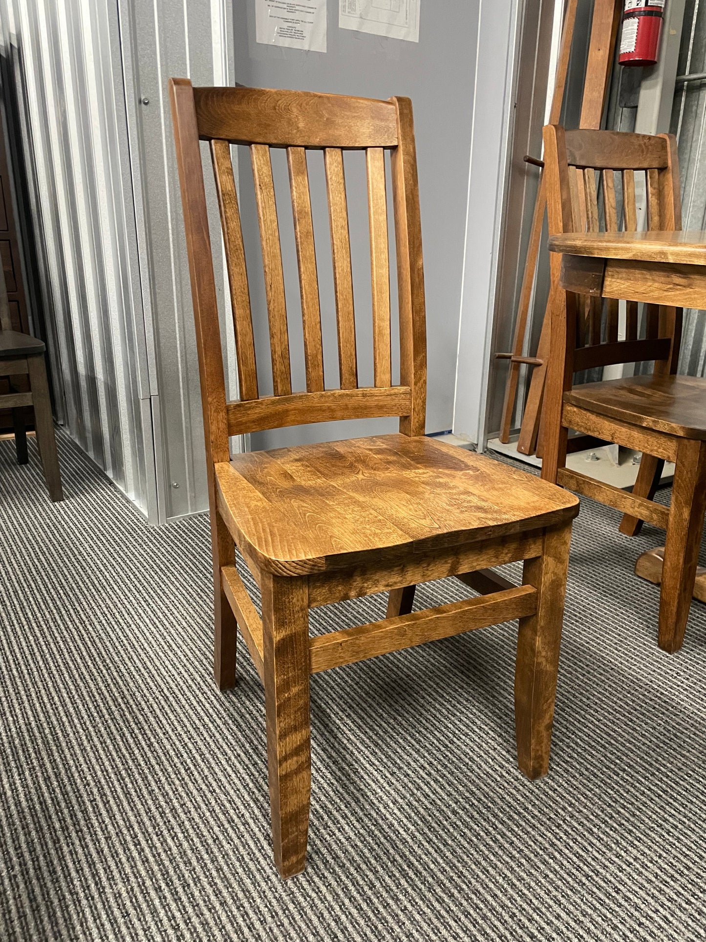 Smooth Birch 5/4 507B Single Colonial Pedestal Table & 4 Smooth Scholar Chairs with Saddled Wood Seats in Black Walnut Finish S-716