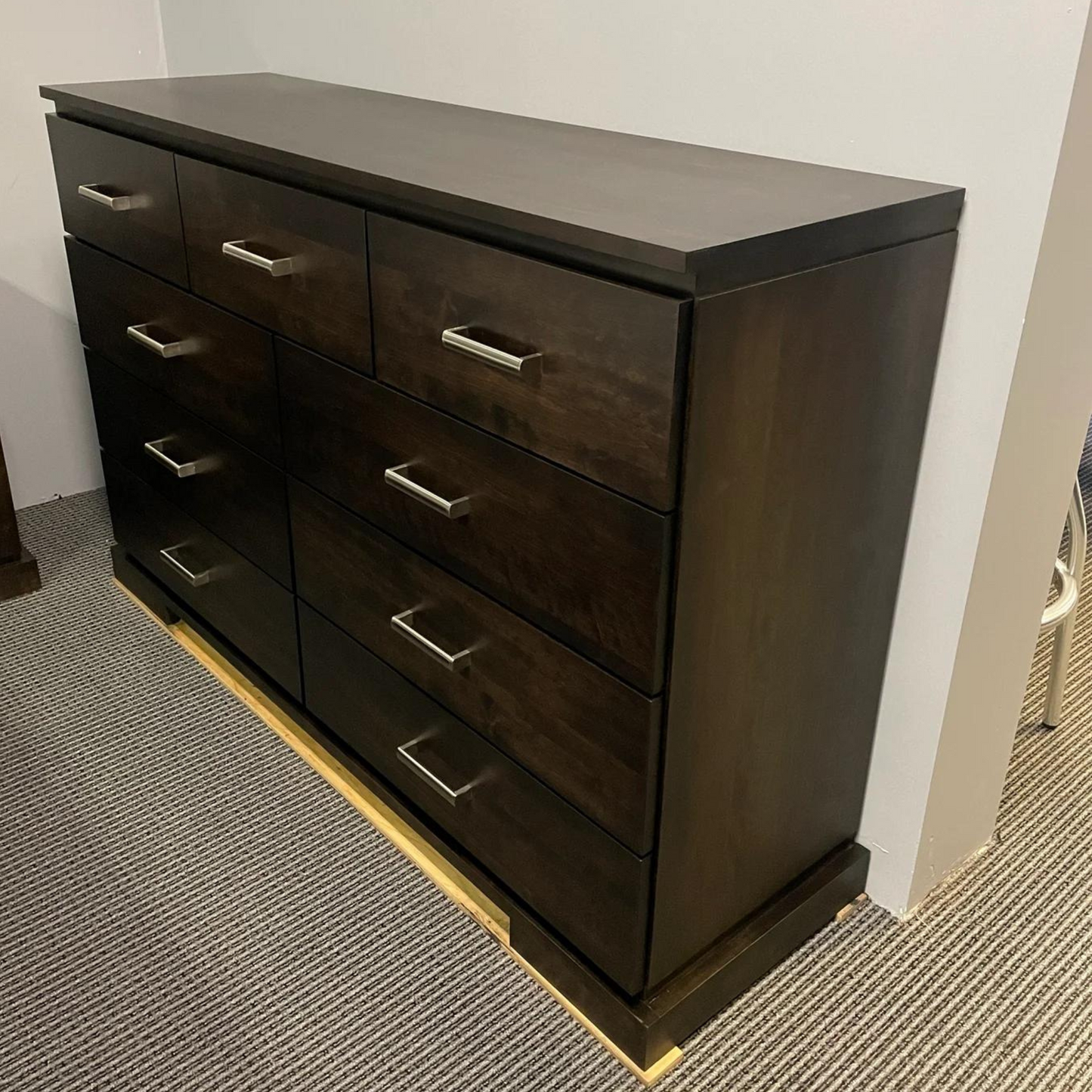 D180B 9 Drawer Dresser